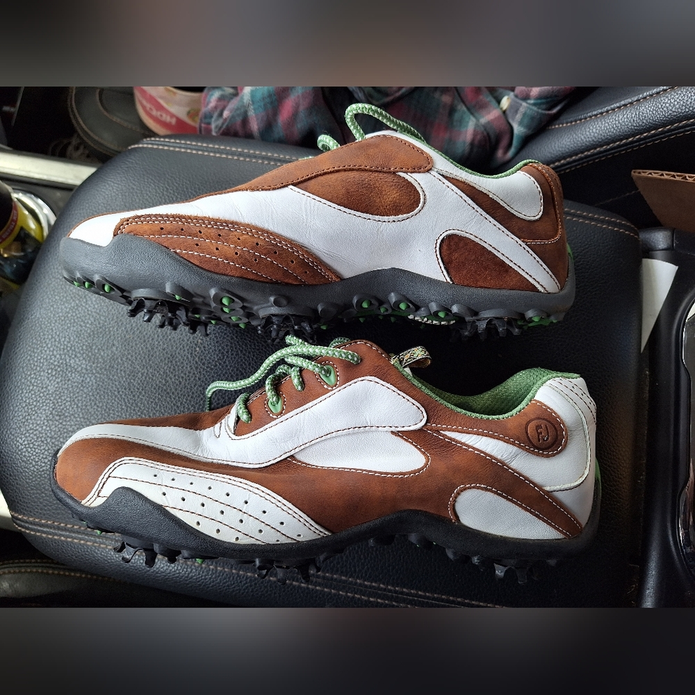 Footjoy womens 7M Golf Shoes loPro